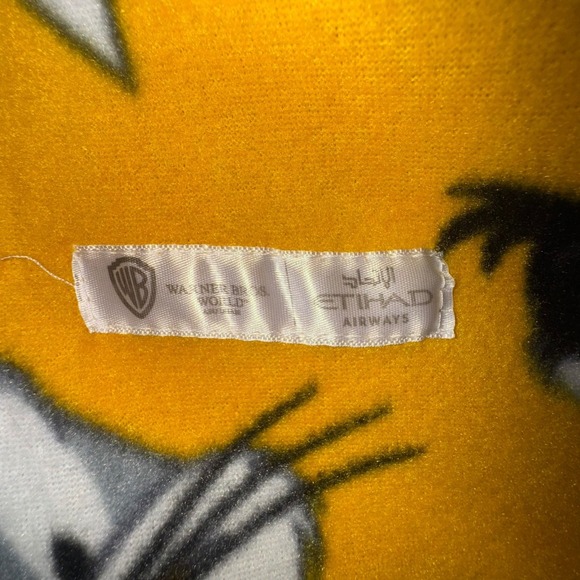 Looney Tunes Cartoon Junction Bugs Bunny Fleece Blanket Warner Bros Yellow - Picture 3 of 6